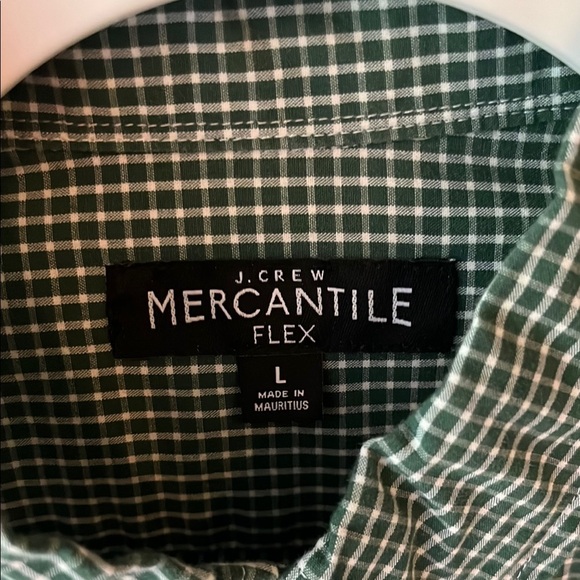 J Crew Classic Green checkered button down Men's Shirt - Picture 2 of 4